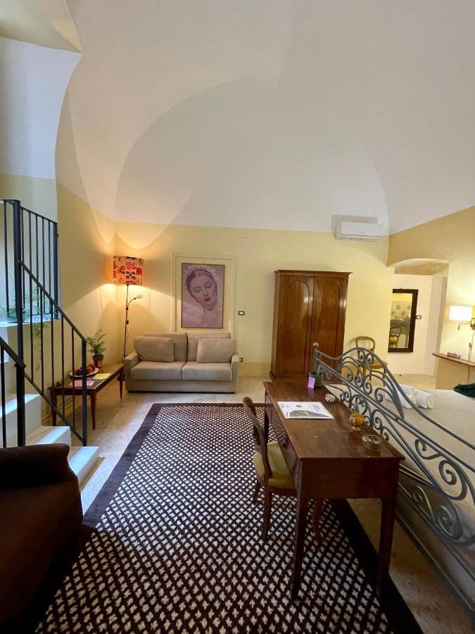 4 Balconi Rooms- Dimora Arditi B&B Лечче Экстерьер фото