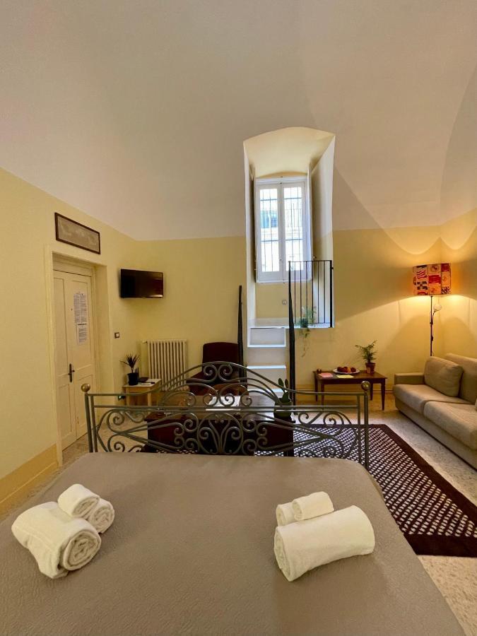 4 Balconi Rooms- Dimora Arditi B&B Лечче Экстерьер фото