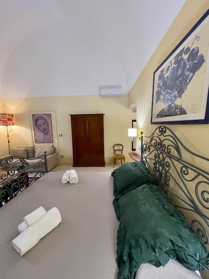 4 Balconi Rooms- Dimora Arditi B&B Лечче Экстерьер фото