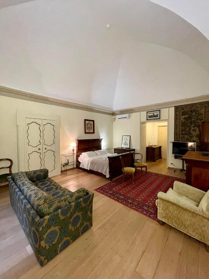 4 Balconi Rooms- Dimora Arditi B&B Лечче Экстерьер фото