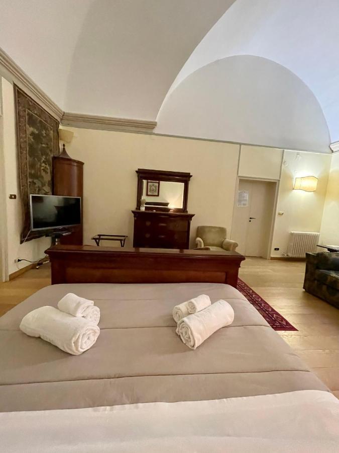 4 Balconi Rooms- Dimora Arditi B&B Лечче Экстерьер фото