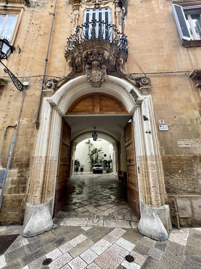 4 Balconi Rooms- Dimora Arditi B&B Лечче Экстерьер фото