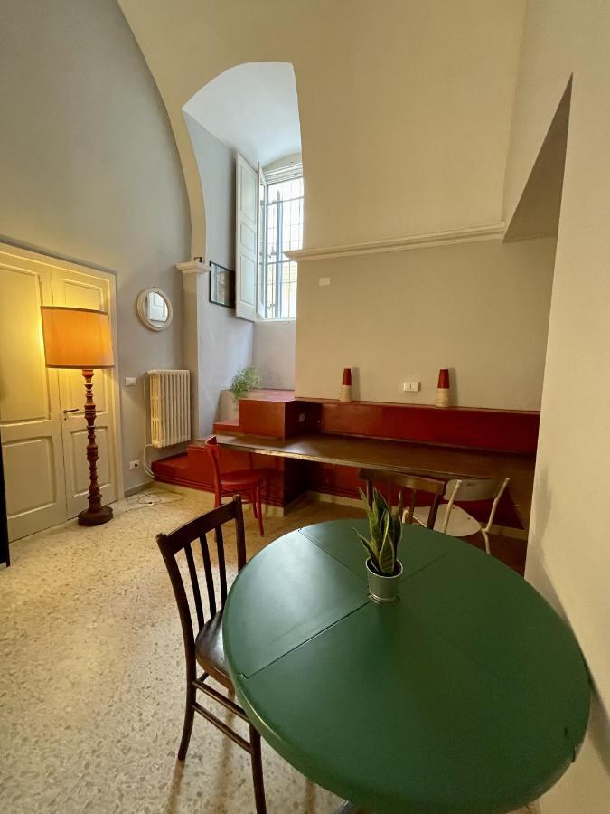 4 Balconi Rooms- Dimora Arditi B&B Лечче Экстерьер фото