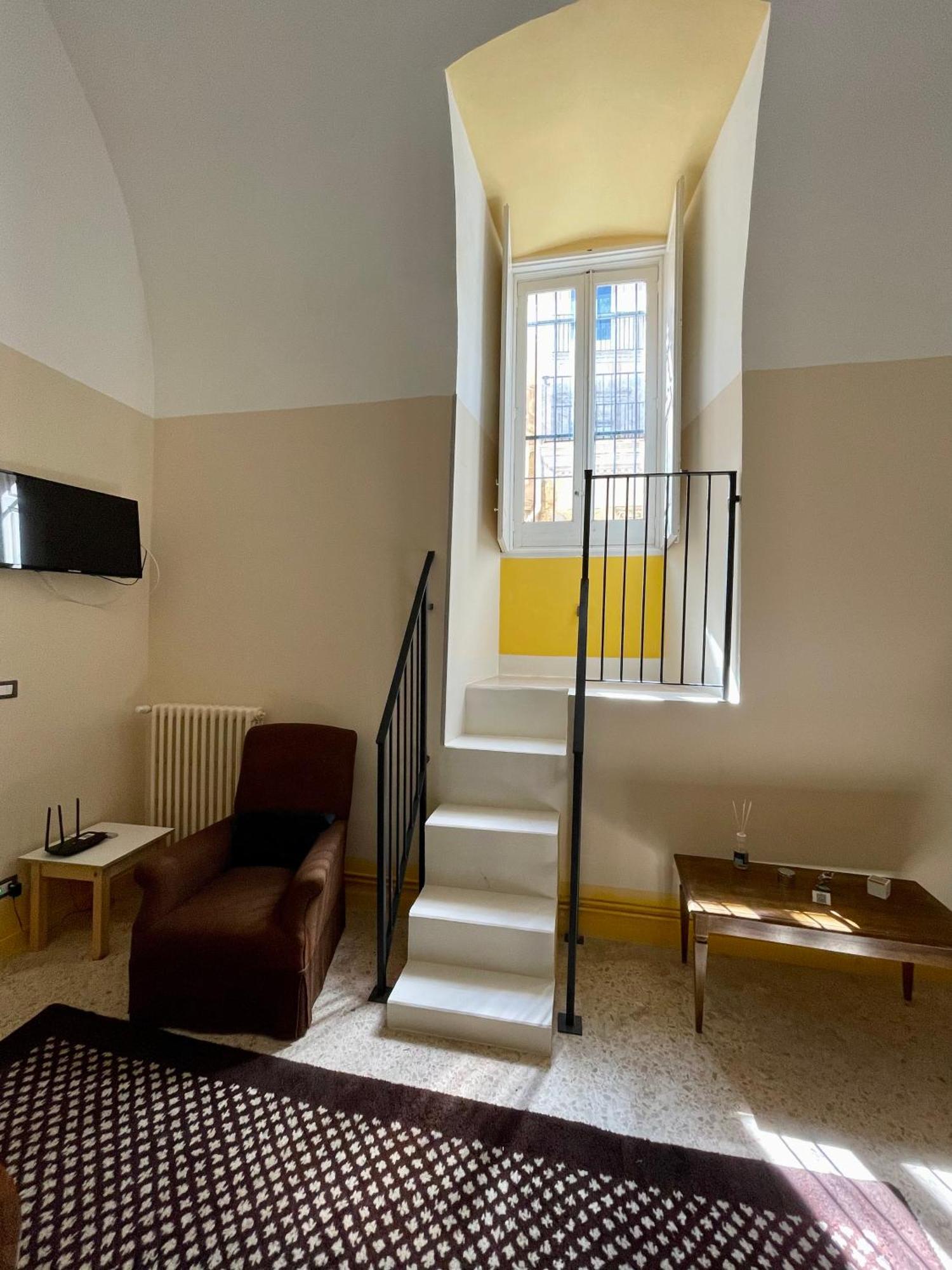 4 Balconi Rooms- Dimora Arditi B&B Лечче Экстерьер фото