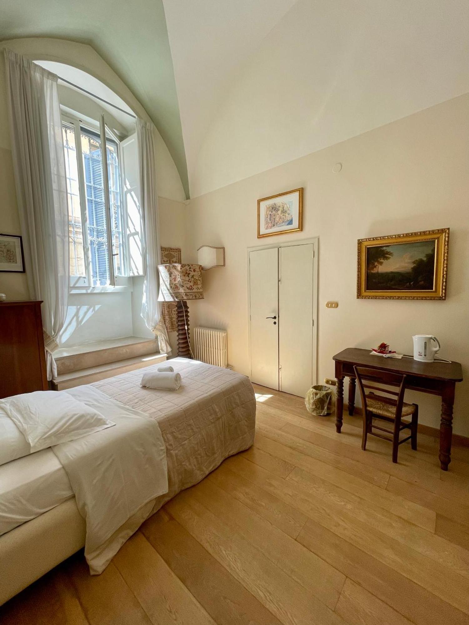 4 Balconi Rooms- Dimora Arditi B&B Лечче Экстерьер фото
