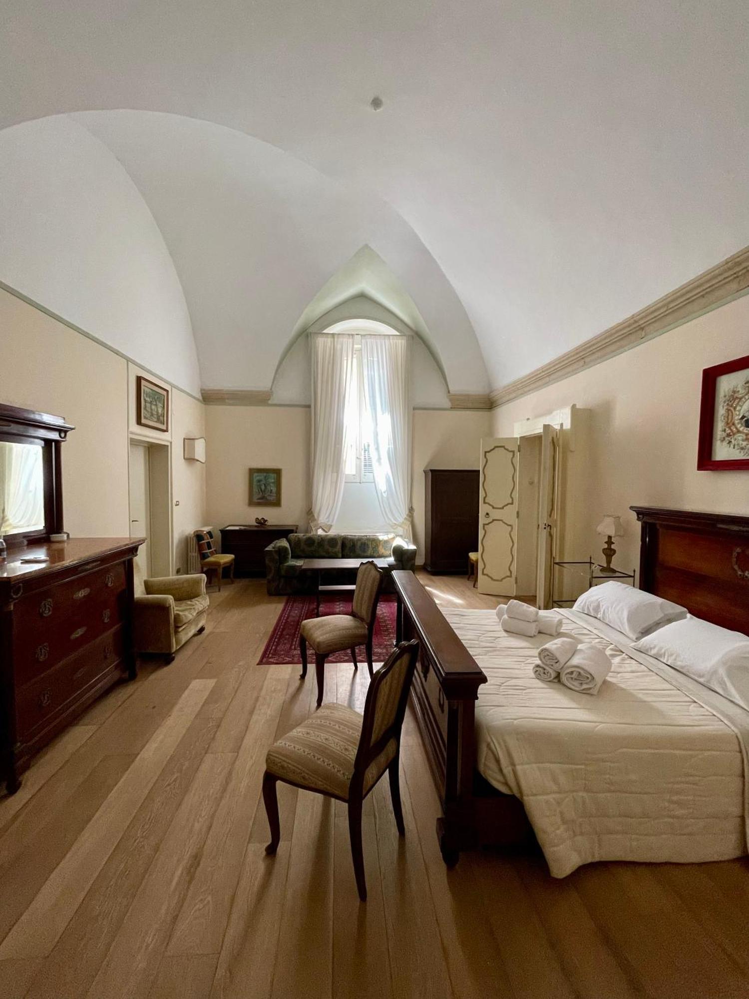 4 Balconi Rooms- Dimora Arditi B&B Лечче Экстерьер фото