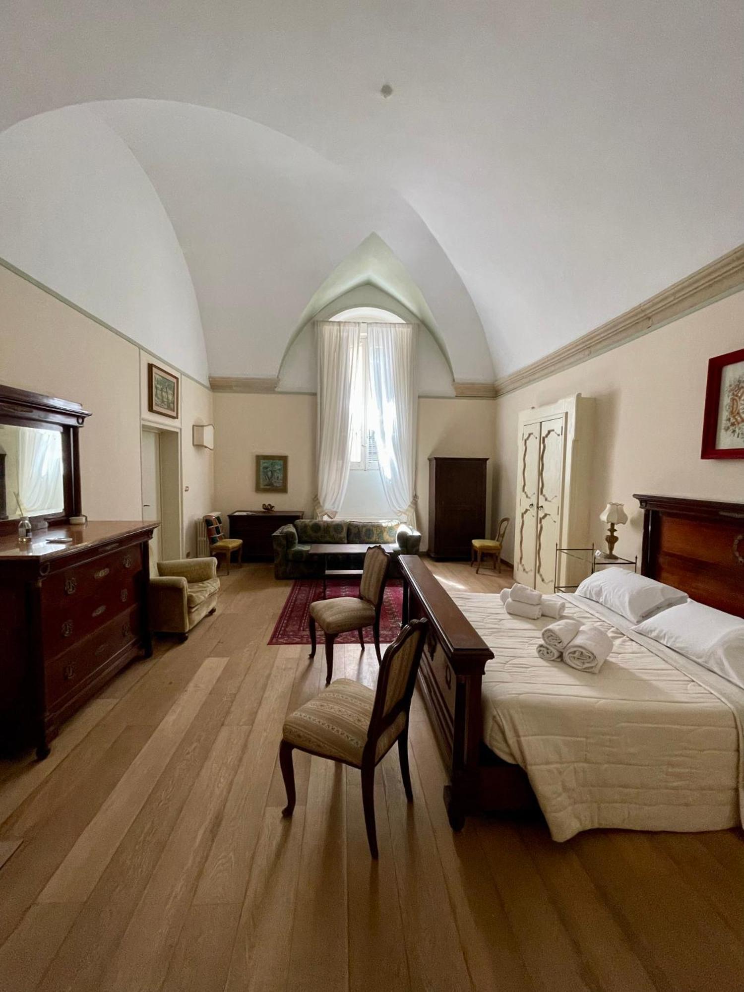 4 Balconi Rooms- Dimora Arditi B&B Лечче Экстерьер фото