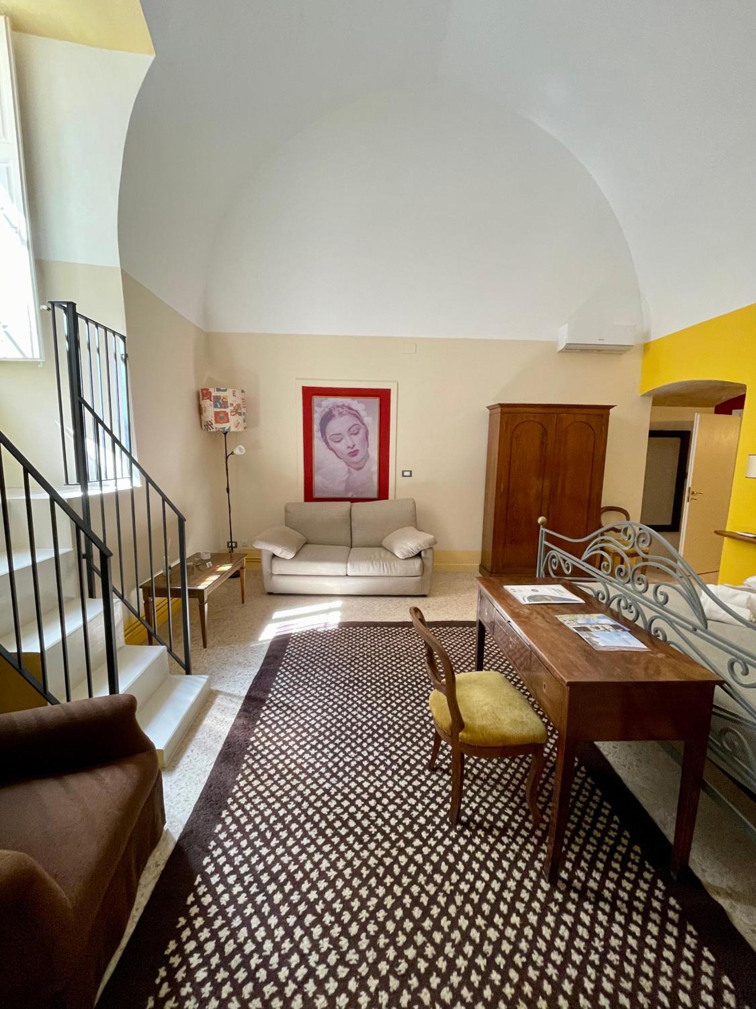 4 Balconi Rooms- Dimora Arditi B&B Лечче Экстерьер фото